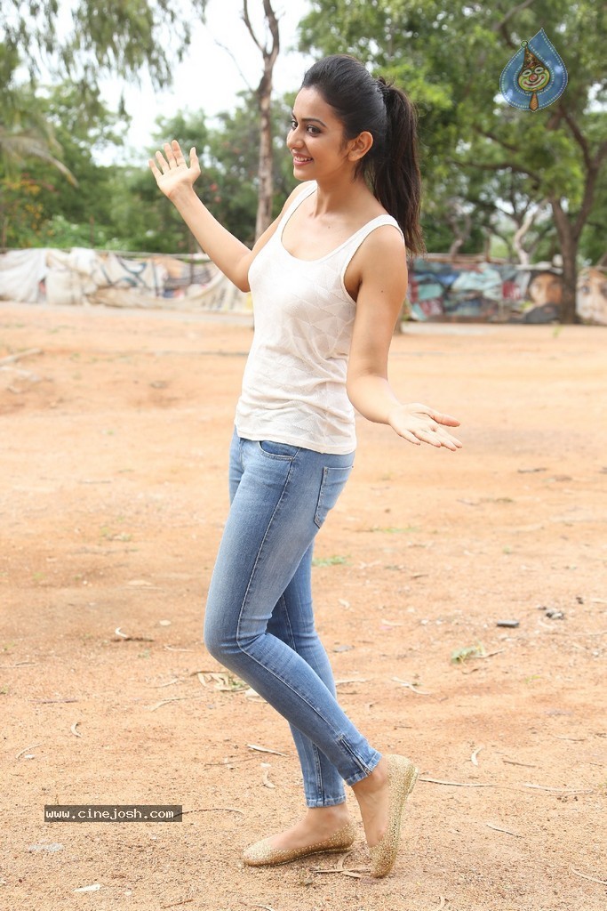 Rakul Preeth Singh Gallery - 131 / 133 photos