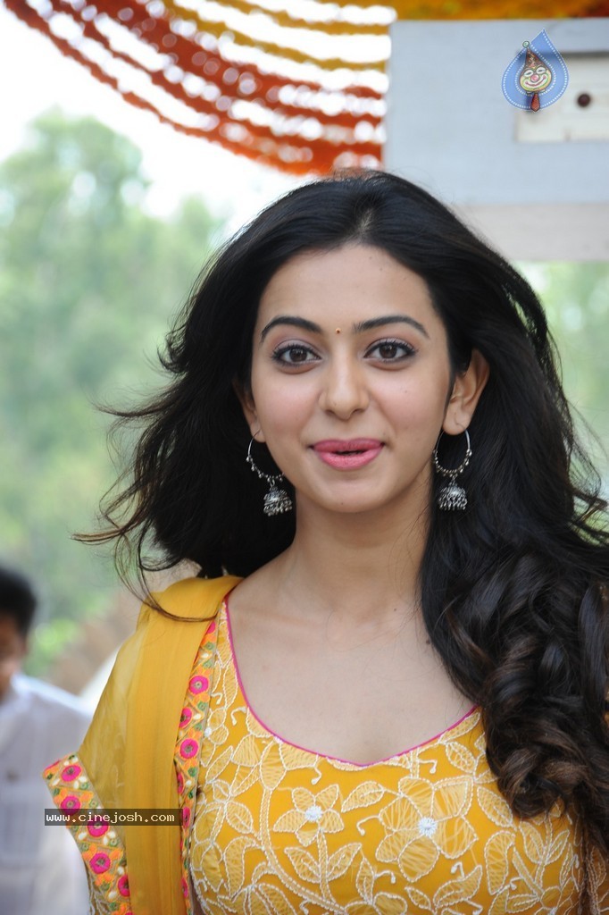 Rakul Preeth Singh Latest Photos - 1 / 66 photos
