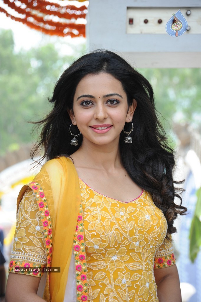 Rakul Preeth Singh Latest Photos - 18 / 66 photos