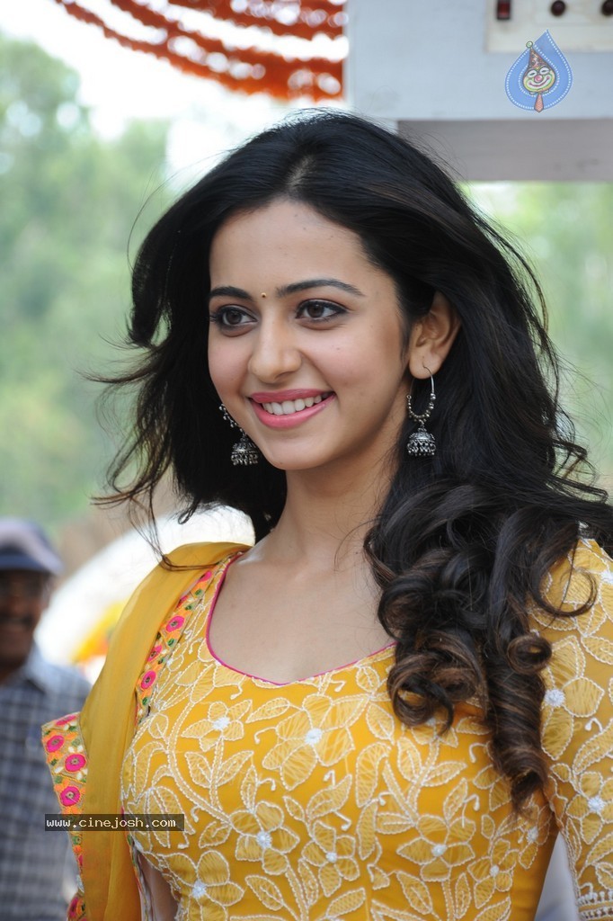 Rakul Preeth Singh Latest Photos - 44 / 66 photos