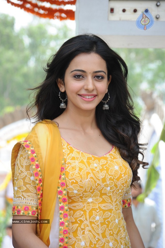 Rakul Preeth Singh Latest Photos - 46 / 66 photos