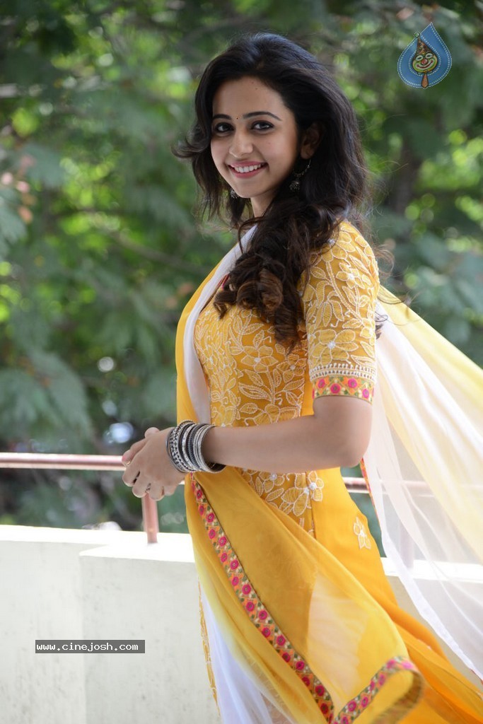 Rakul Preeth Singh Latest Photos - 50 / 66 photos