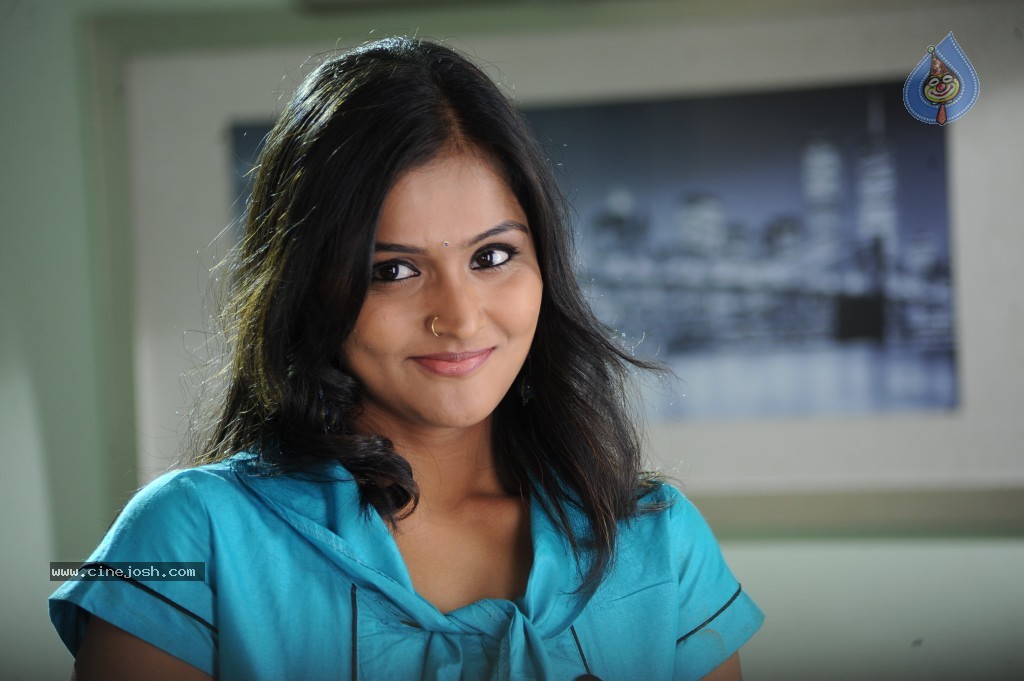 Ramya Nambeesan New Stills - 28 / 76 photos