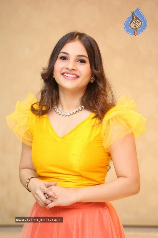 Ramya Pasupuleti Gallery - 18 / 21 photos