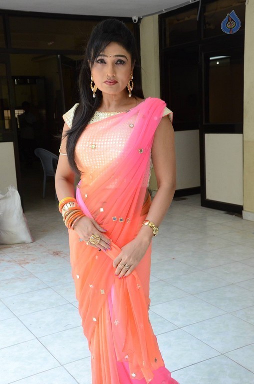 Ramya Sri New Gallery - 6 / 62 photos