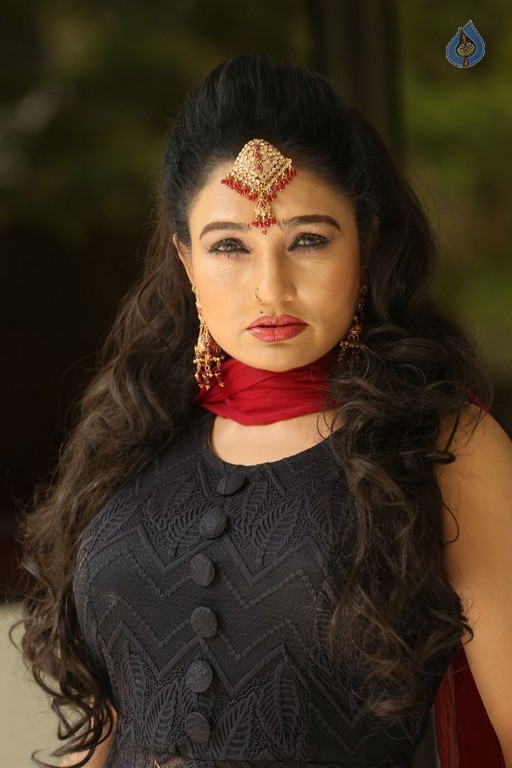 Ramya Sri New Images - 17 / 57 photos