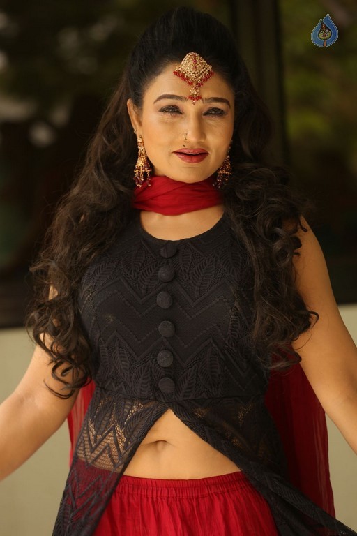 Ramya Sri New Images - 18 / 57 photos
