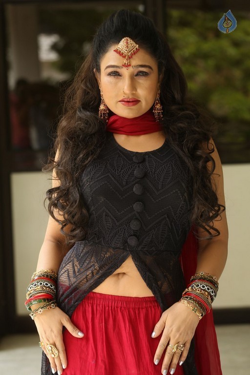 Ramya Sri New Images - 29 / 57 photos