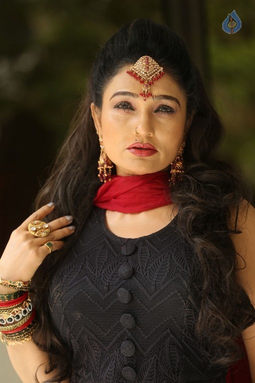 Ramya Sri New Images - 30 / 57 photos