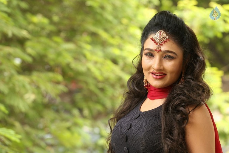 Ramya Sri New Images - 31 / 57 photos