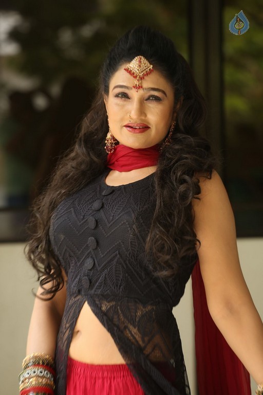 Ramya Sri New Images - 35 / 57 photos