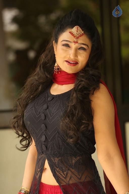 Ramya Sri New Images - 36 / 57 photos