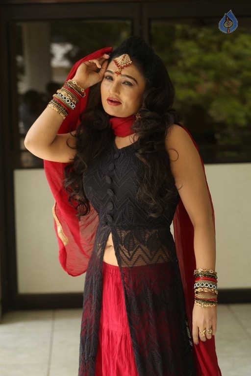 Ramya Sri New Images - 40 / 57 photos