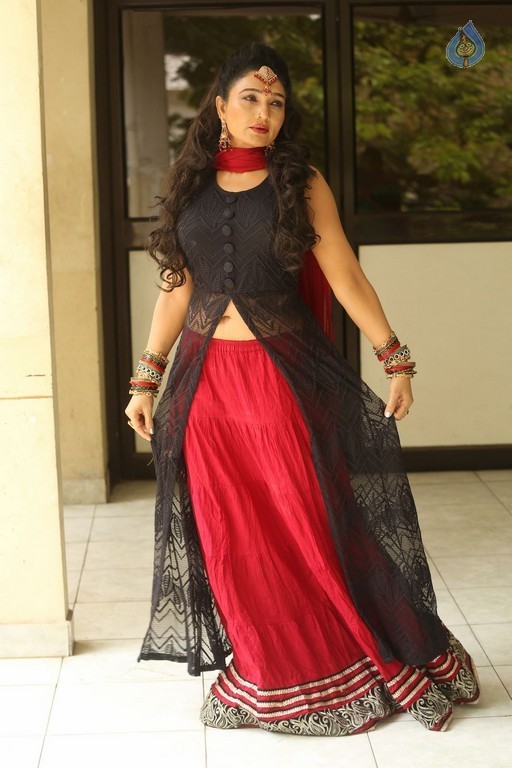 Ramya Sri New Images - 41 / 57 photos
