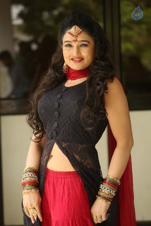 Ramya Sri New Images - 44 / 57 photos
