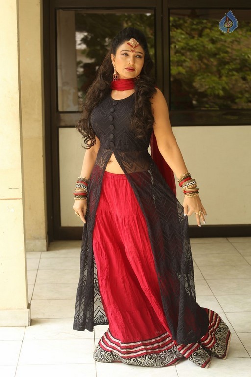 Ramya Sri New Images - 52 / 57 photos