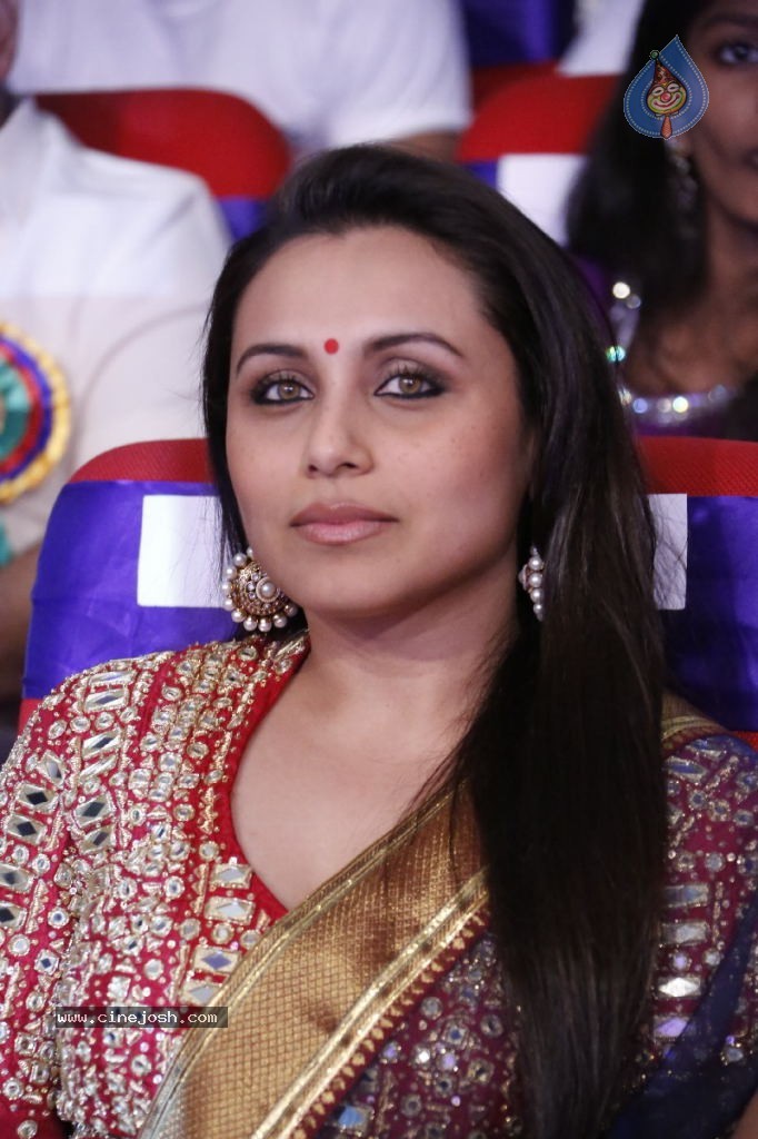 Rani Mukherjee New Gallery - 24 / 38 photos