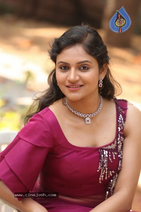 Ranjani Raghavan Stills - 16 / 32 photos