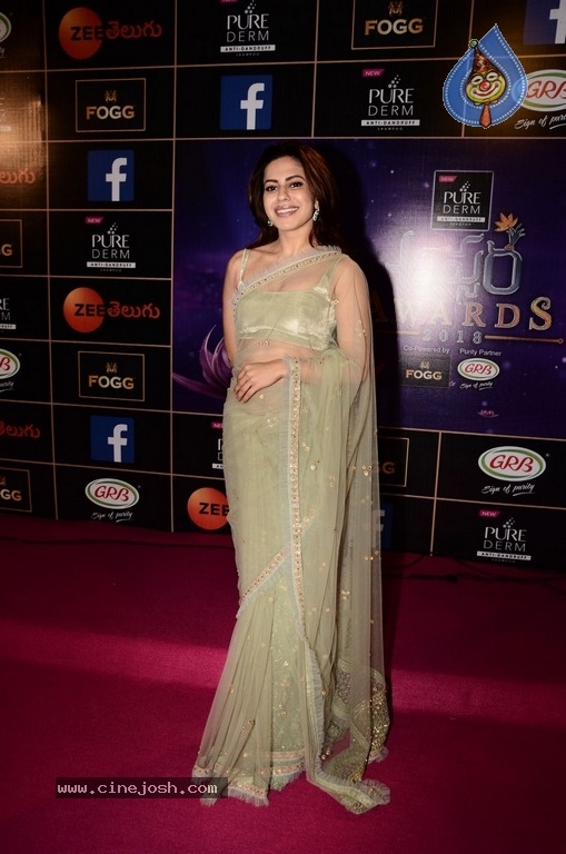 Ranya Rao At Zee Apsara Awards - 7 / 18 photos