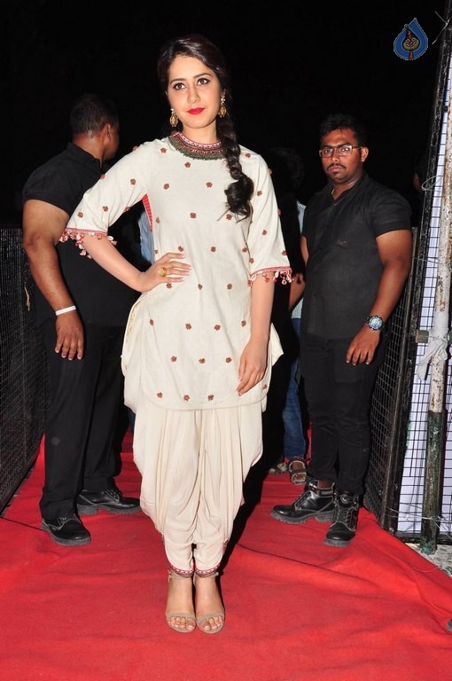 Rashi Khanna at Supreme Audio Launch - 22 / 50 photos