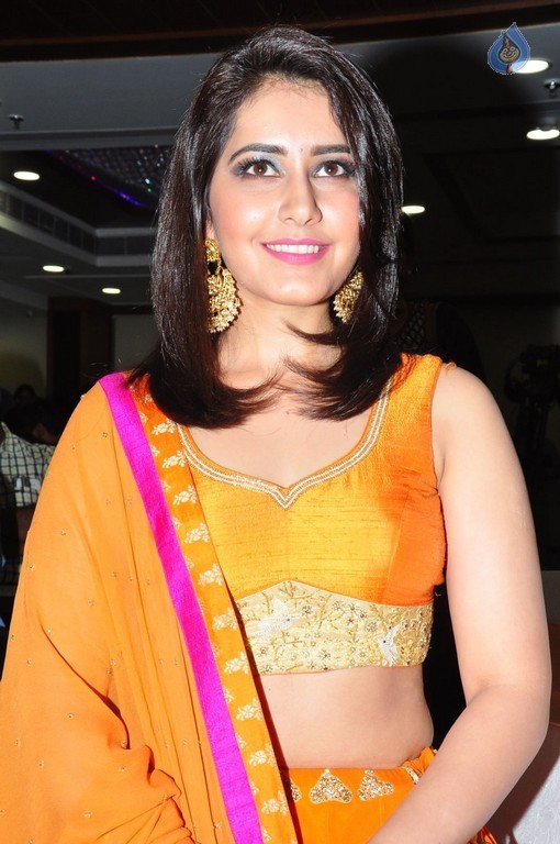 Rashi Khanna Images - 10 / 40 photos