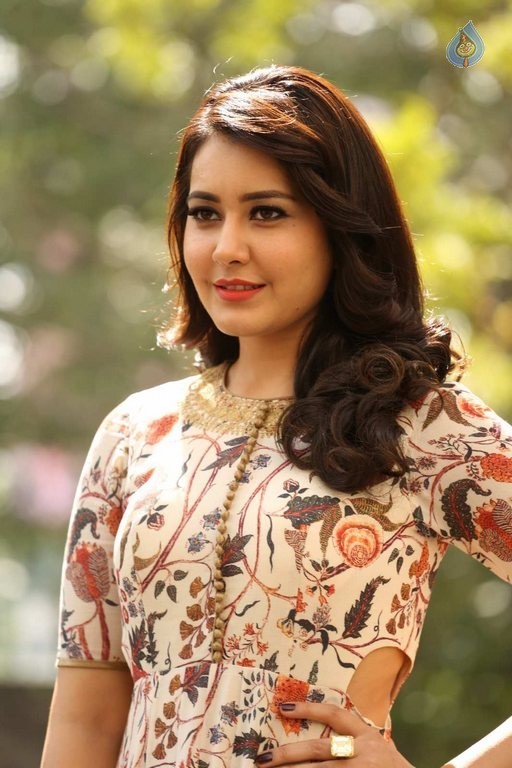 Rashi Khanna Latest Photos - 5 / 54 photos