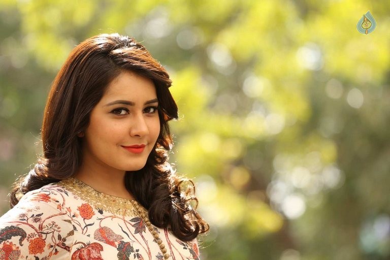 Rashi Khanna Latest Photos - 18 / 54 photos