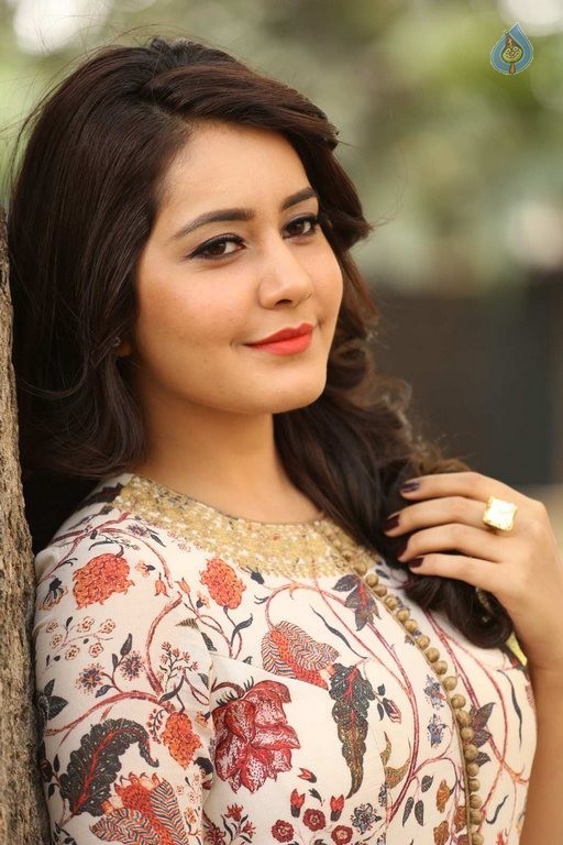 Rashi Khanna Latest Photos - 20 / 54 photos