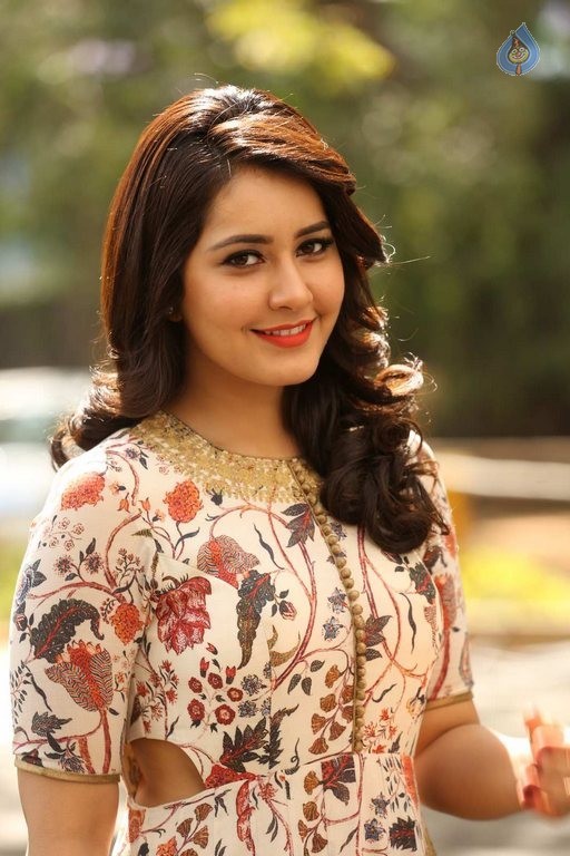 Rashi Khanna Latest Photos - 25 / 54 photos