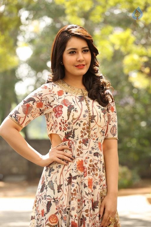 Rashi Khanna Latest Photos - 26 / 54 photos