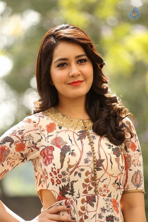 Rashi Khanna Latest Photos - 32 / 54 photos