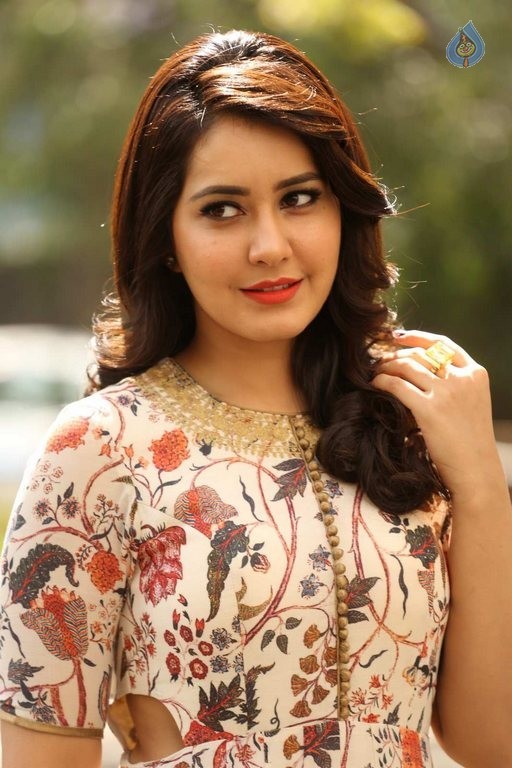Rashi Khanna Latest Photos - 39 / 54 photos