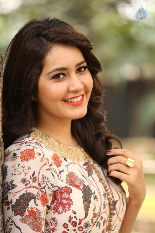 Rashi Khanna Latest Photos - 52 / 54 photos