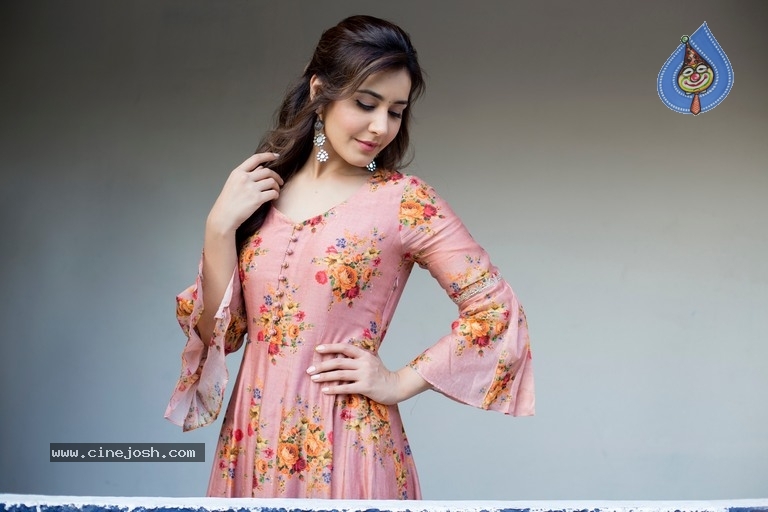 Rashi Khanna Latest Photos - 4 / 8 photos