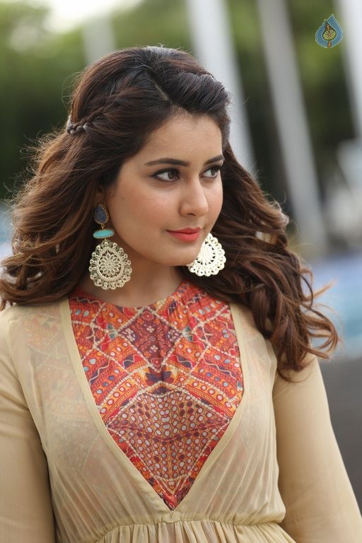 Rashi Khanna Latest Photos - 20 / 63 photos
