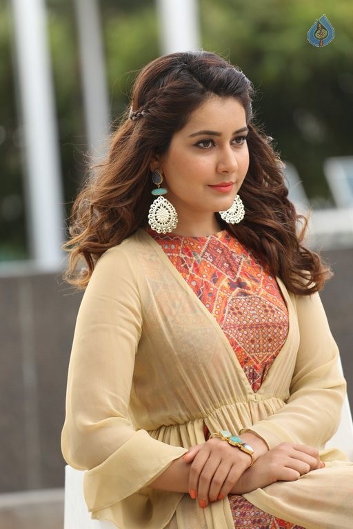 Rashi Khanna Latest Photos - 24 / 63 photos