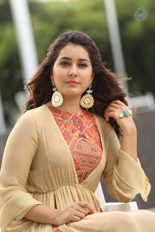 Rashi Khanna Latest Photos - 40 / 63 photos