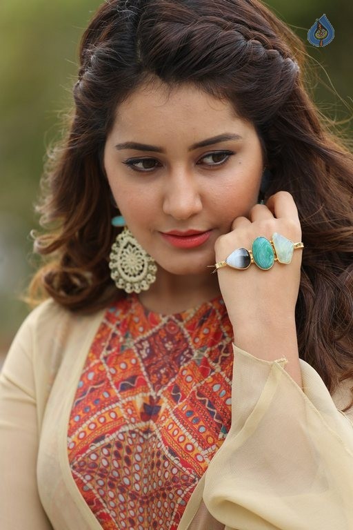 Rashi Khanna Latest Photos - 54 / 63 photos