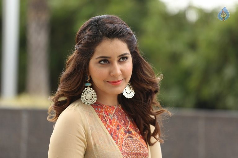 Rashi Khanna Latest Photos - 57 / 63 photos