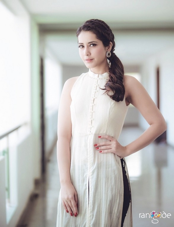 Rashi Khanna Latest Pics - 6 / 6 photos