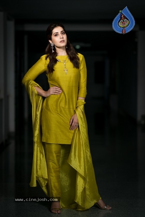 Rashi Khanna Latest Pics - 6 / 6 photos