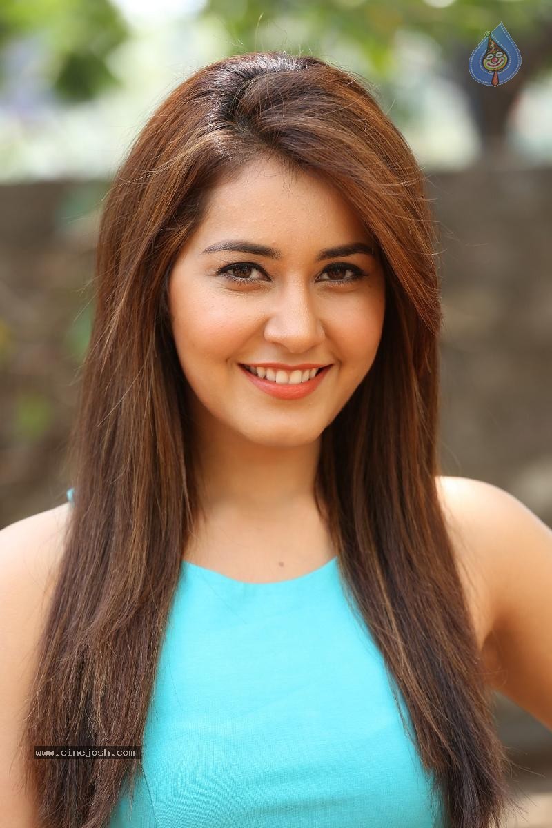 Rashi Khanna New Gallery - 16 / 61 photos