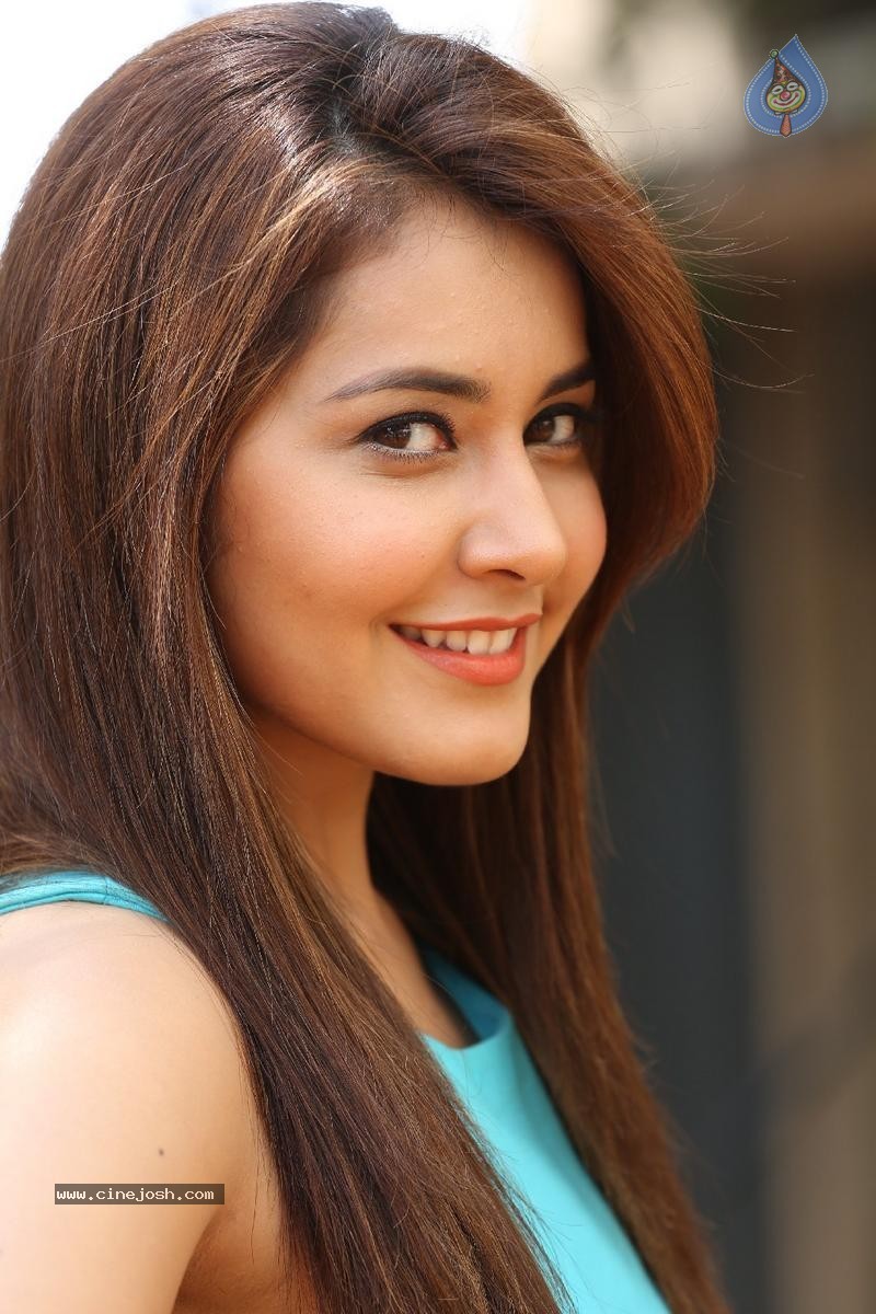 Rashi Khanna New Gallery - 39 / 61 photos