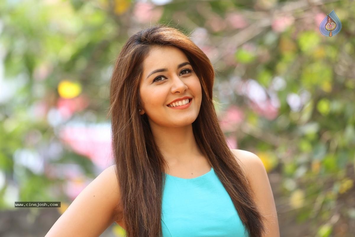 Rashi Khanna New Gallery - 52 / 61 photos
