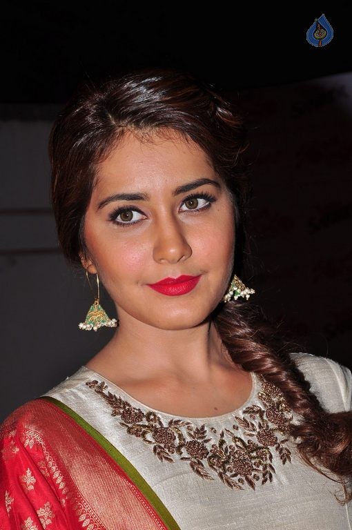 Rashi Khanna New Images - 7 / 39 photos
