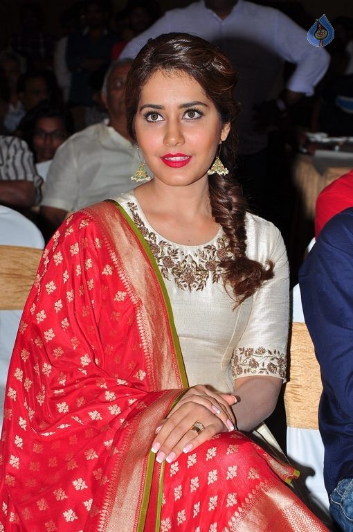 Rashi Khanna New Images - 35 / 39 photos