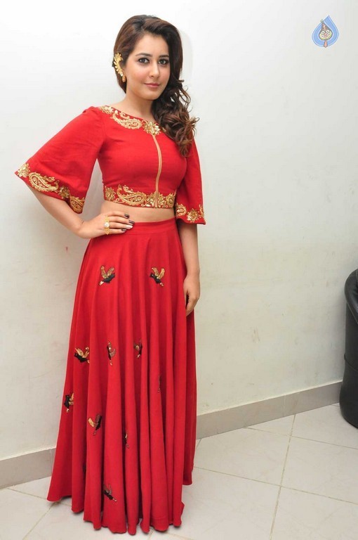 Rashi Khanna New Images - 8 / 41 photos