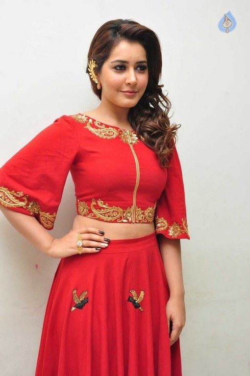 Rashi Khanna New Images - 20 / 41 photos