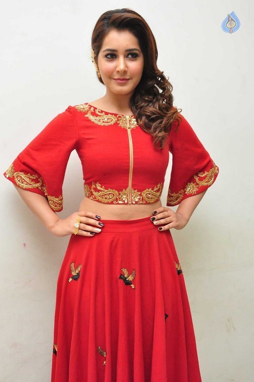 Rashi Khanna New Images - 24 / 41 photos