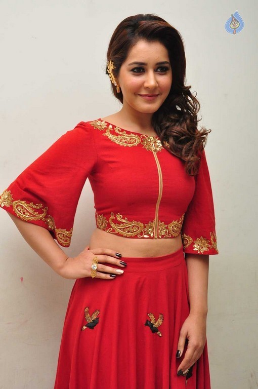 Rashi Khanna New Images - 30 / 41 photos